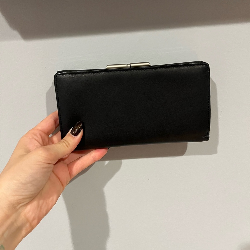 WILSON LEATHER black woman’s wallet